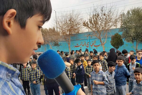 مدارس اسلامشهر یکصدا در جشن انقلاب 