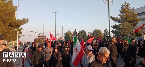پیاده رویی جاماندگان اربعین حسینی از میدان مادر تا میدان شهرداری  ساوجبلاغ
