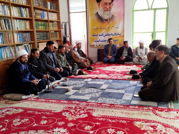 دیدار فرماندار فاروج با امام جمعه به مناسبت آغاز دهه فجر 