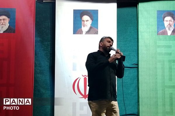 برپایی نماز استغاثه به امام زمان (عج) در میدان نماز شهرری 