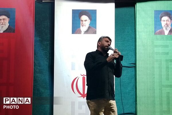 برپایی نماز استغاثه به امام زمان (عج) در میدان نماز شهرری 