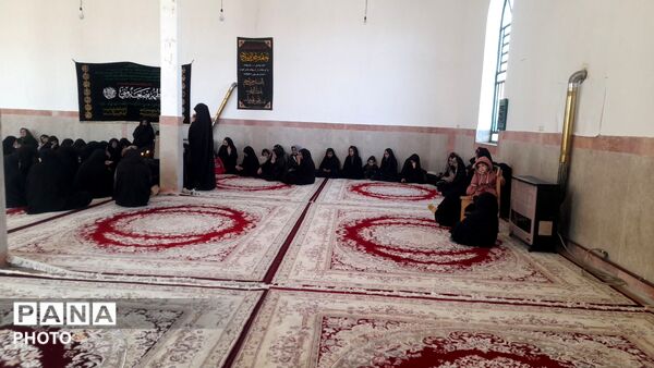 مراسم سوگواری شهادت رهبر در مسجد امام حسین (ع) روستای میرزابادشهرستان دلفان 