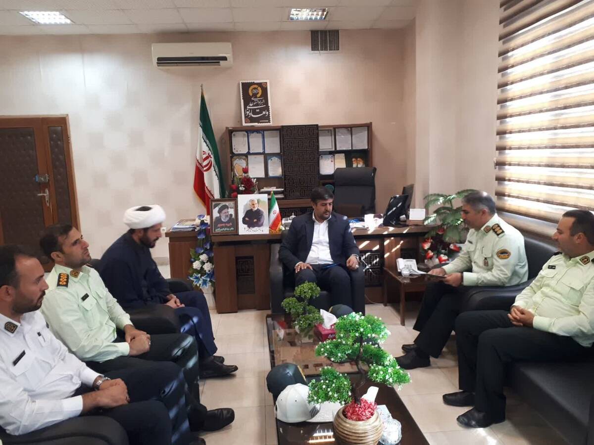 دیدار چهره به چهره فرماندار و مدیران شهرستان سملقان با مردم به‌مناسبت هفته دولت