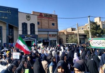 برگزاری راهپیمایی یوم الله ۱۳ آبان همزمان با سراسر کشور در شهرستان گرمسار 