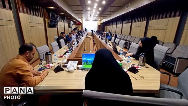 تجلیل مدیرکل آموزش و پرورش شهر تهران از مدیران سازمان دانش‌آموزی مناطق و مسئولان خبرگزاری پانا