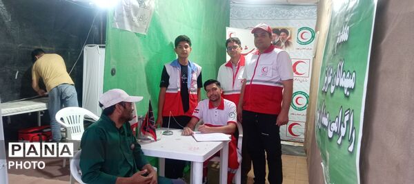فعالیت پایگاه هلال احمر شهرستان رشتخوار در جوار امام زاده سیدمحمدعلوی