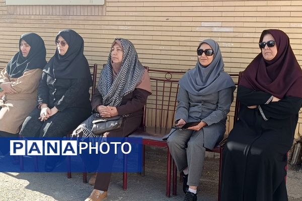 مراسم جشن میلاد امام زمان (عج) در دبیرستان مهر نیشابور 