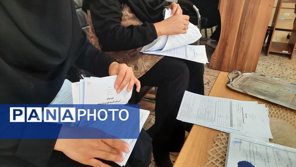 برگزاری آزمون سنجش آغازین به صورت هماهنگ کشوری در دبیرستان فرهنگیان ناحیه ۷ مشهد