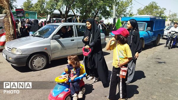 عاشقان حسینی ( ع) به یاد پیاده روی اربعین در نیشابور پیاده روی کردند-۲