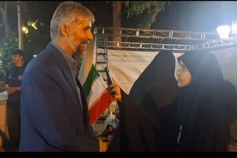 بازدید معاون فعالیت‌های سازمان دانش‌آموزی کشور از موکب «نوجوان مبارز» در یزد