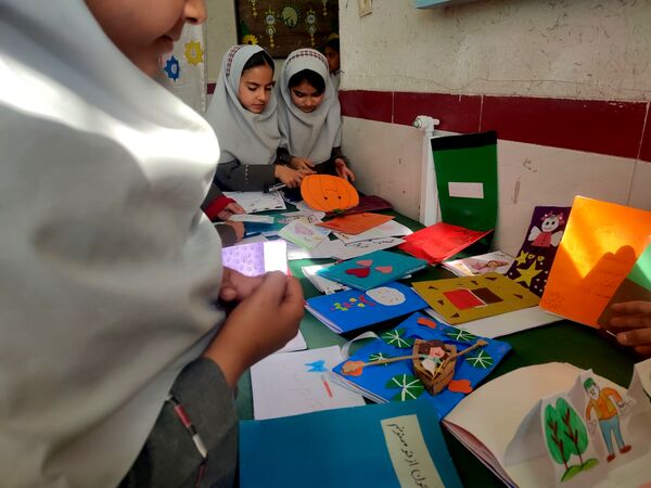 زنگ کتاب و کتابخوانی در مدرسه شهید نجفی فدافن به صدا درآمد