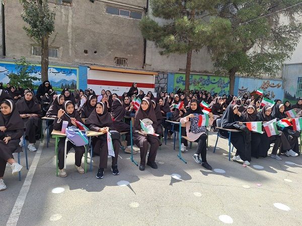 جشن جوانه‌ها باعث می‌شود دانش‌آموزان با محیط مدرسه راحت‌تر انس بگیرند 
