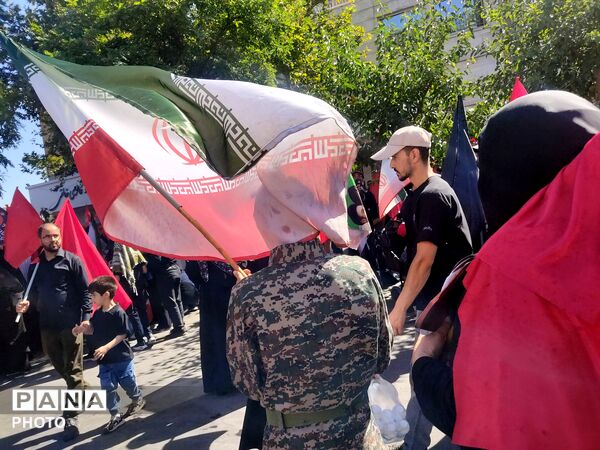 حضور پرشور ملت عظیم الشأن ایران در مراسم وداع با پیکر رهبر شهید