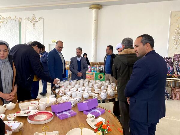 نمایشگاه صنایع دستی در کوهسرخ
