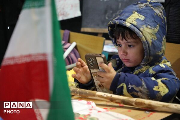  نسلِ «یارِ رهبر» بیدار است