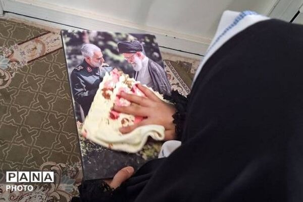 غبارروبی مساجد به مناسبت آغاز ماه مبارک رمضان توسط دانش‌آموزان ناحیه دو شهرری 