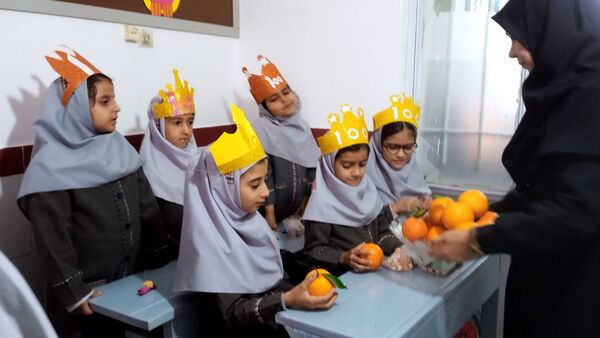 یلدای مهربانی با طعم پرتقال در دبستان شهید نجفی فدافن
