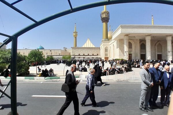 حضور همکاران فرهنگی آموزش و پرورش ملارد به حرم مطهر امام خمینی(ره) در سالروز ارتحال بنیانگذار جمهوری اسلامی