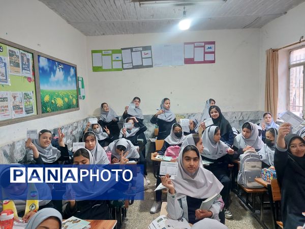 انتخابات شورای دانش آموزی در مدرسه علی اصغر دانشور یک