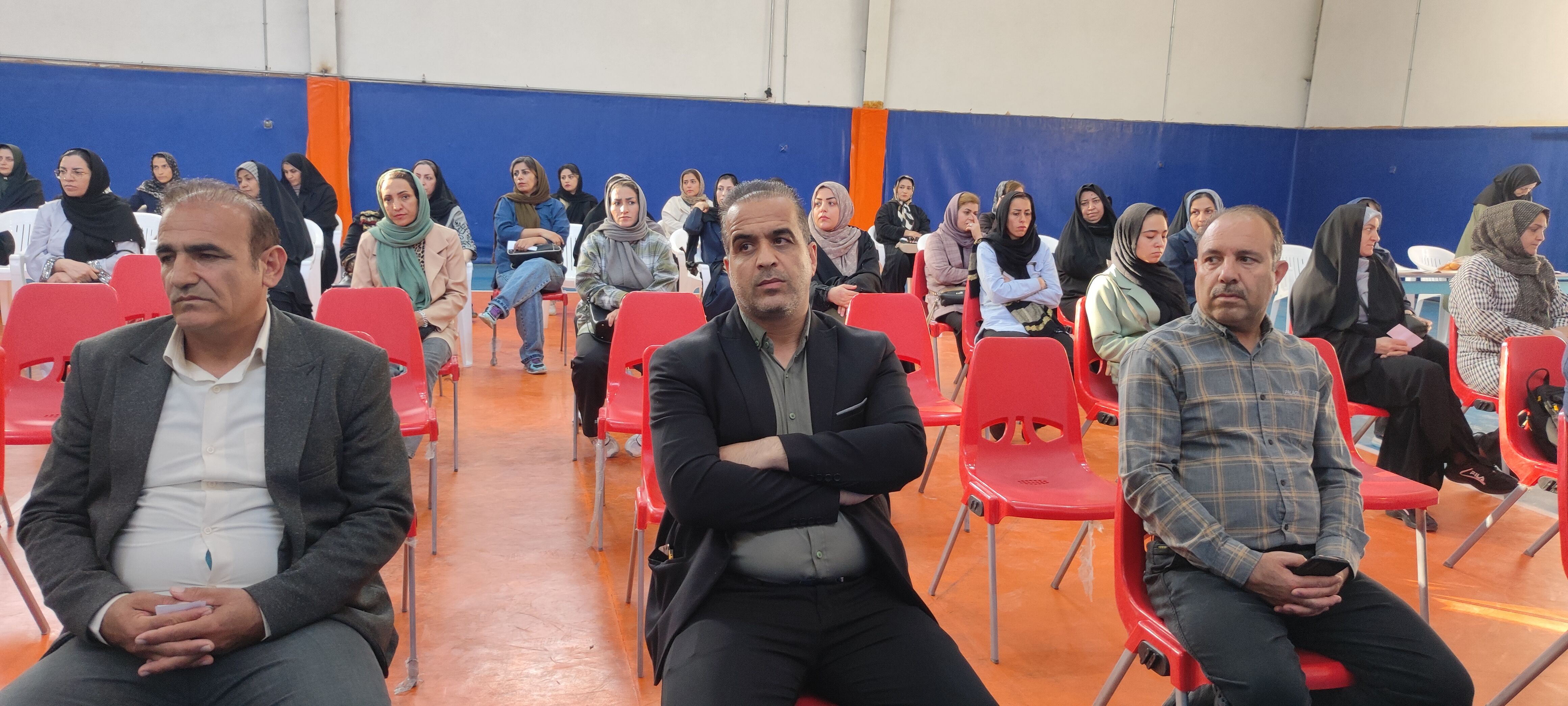انتخابات انجمن اولیای و مربیان در مدرسه شهدای فرهنگی شهرستان شیروان
