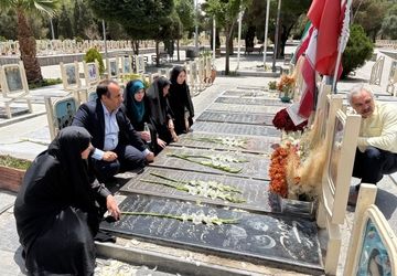 عطرافشانی و تجدید میثاق با شهیدان در سالروز آزادسازی خرمشهر