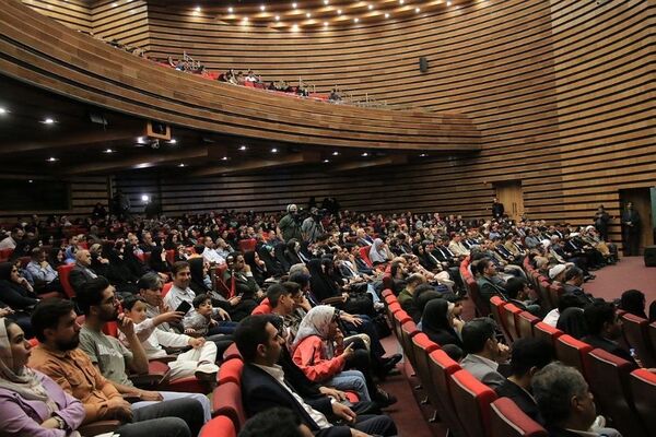 مراسم معلم سرآمد ۱۴۰۳ شهرستان‌های استان تهران و گرامیداشت مقام معلم در ایوان ری
