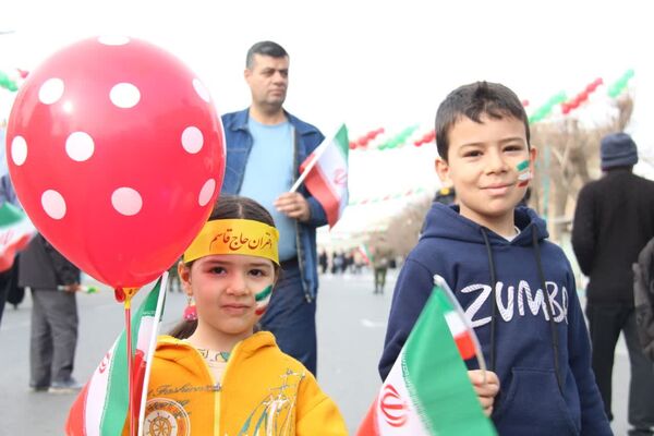 مردم غیرتمند یزد بار دیگر صحنه‌ای از همبستگی ملی را رقم زدند