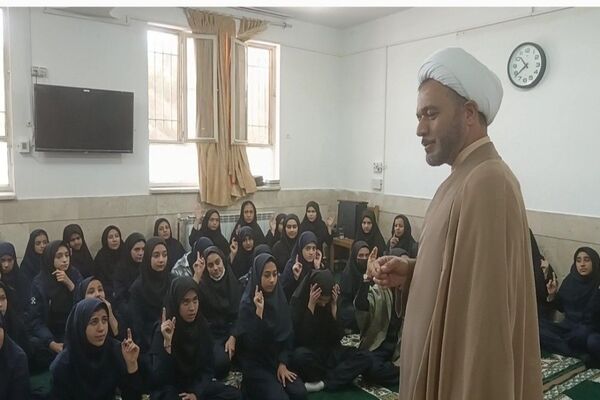 گرامیداشت هفته نیروی انتظامی در دبیرستان شهید مجید دهنوی