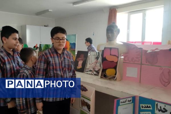 نمایشگاه آثار طرح جابر بن حیان در آموزشگاه معارف ۶ ناحیه ۳شیراز 