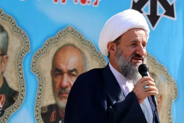 یادواره لاله‌های روشن در مدرسه تیزهوشان شهید بهشتی قرچک