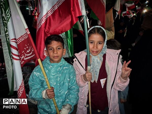 کودکان کاشمری پای کار انقلاب 