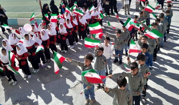 جشن شکوفه‌ها در دبستان‌های شهرستان ایلام 
