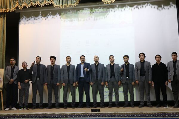 رونمایی از کتاب «وقتی که می‌رسند پسرها، یکی، یکی» در همایش «پدر مقاومت» به مناسبت هفته عفاف و حجاب