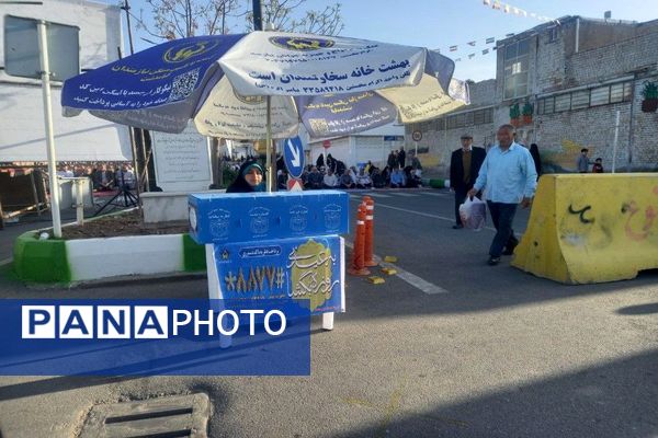 اقامه نماز عید فطر در قیامدشت ناحیه یک ری