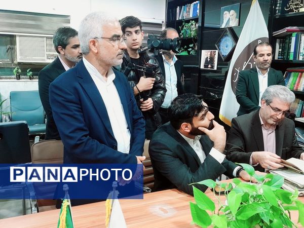 بازدید معاون وزیر و رئیس مرکز اطلاع رسانی و روابط عمومی وزارت آموزش و پرورش از مدرسه ماندگار سعادت بوشهر