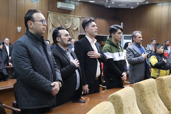رونمایی کتاب «سه کبوتر حدادان» دانش‌آموز تبریزی