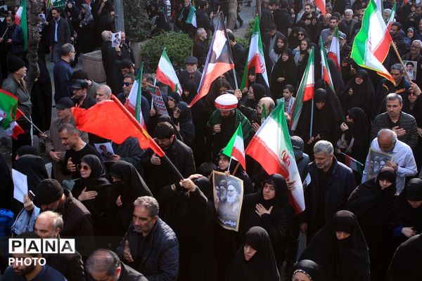 تشییع پیکر شهیدان لاریجانی، سلیمانی و شهدای ناو دنا