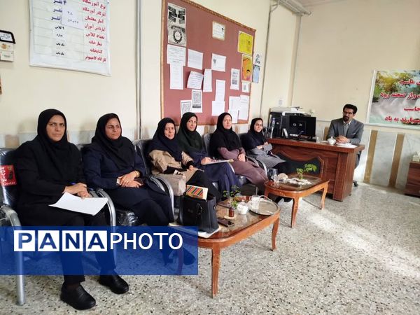 بازدید سرگروه‌های آموزشی از مدارس خاتم