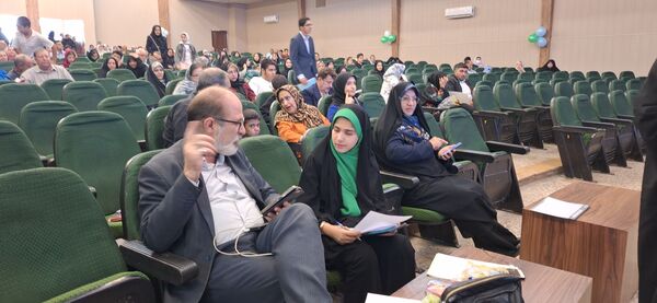 تجلیل از رتبه‌های برتر علمی فرزندان 