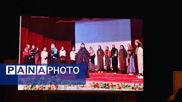 تقدیر از برگزیدگان جشنواره امید فردا