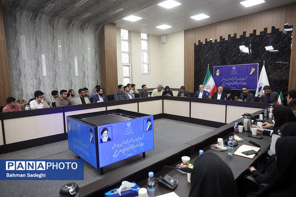 نشست صمیمی وزیر آموزش و پرورش با مدال آوران المپیادهای علمی