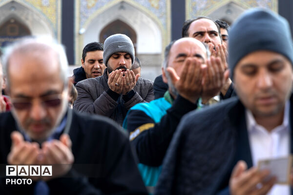 اقامه نماز عید فطر در حرم مطهر رضوی-۱
