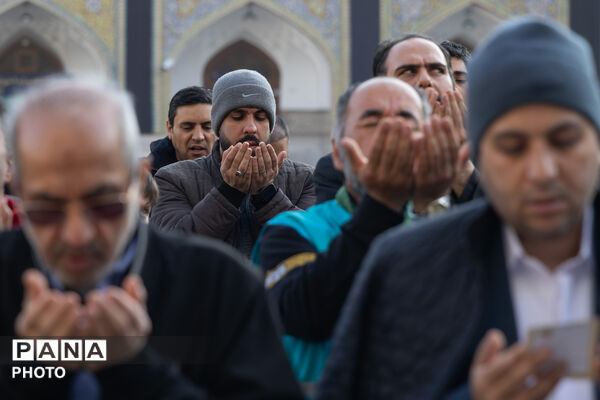 اقامه نماز عید فطر در حرم مطهر رضوی-۱
