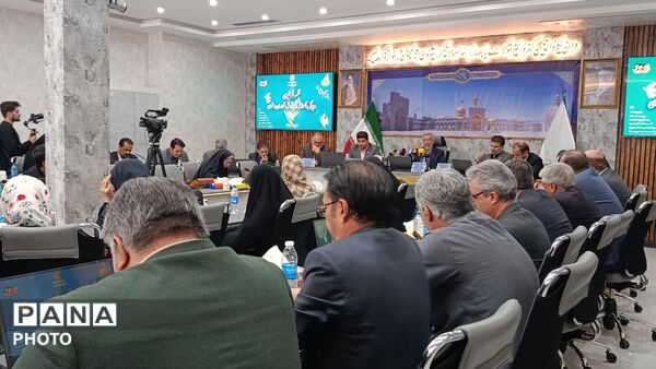 نشست خبری خبرنگاران و اصحاب رسانه با مدیرکل آموزش و پرورش استان خراسان رضوی