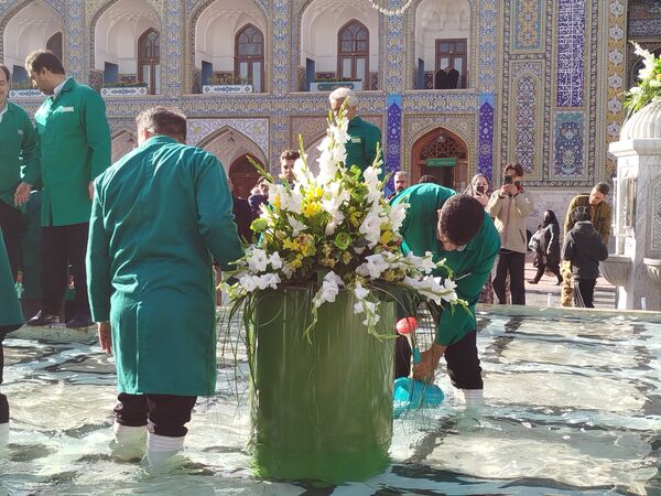 مشهد مقدس در تب‌وتاب جشن ولادت نخستین امام شیعیان  