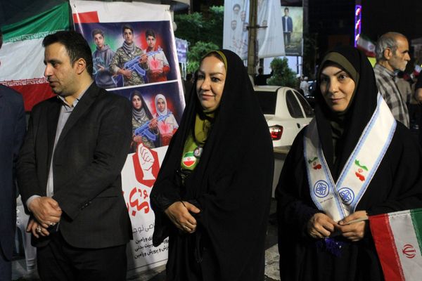 بازدید قائم‌مقام سازمان دانش‌آموزی از غرفه شهدای دانش‌آموز ورامین