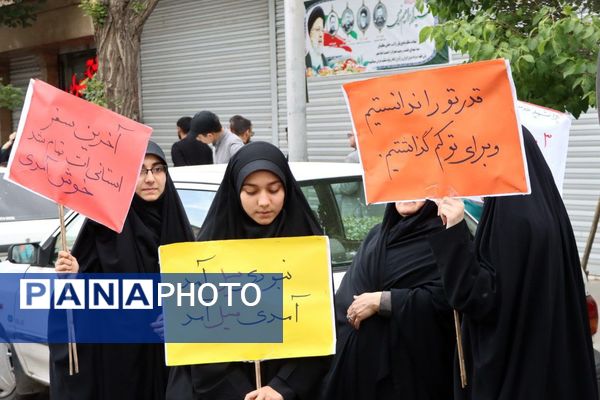 سیل خروشان زائران و مجاوران رضوی در مراسم تشییع پیکر شهدای خدمت