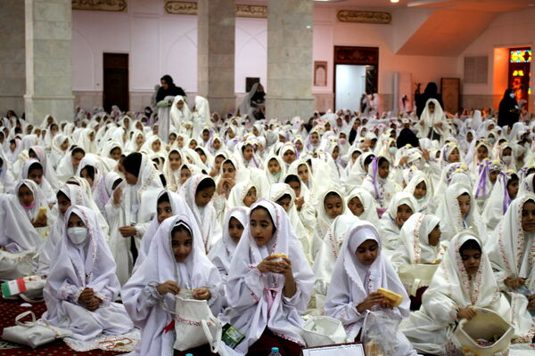 جشن تکلیف ۵۰۰۰ دانش‌آموز دختر بندرعباسی 