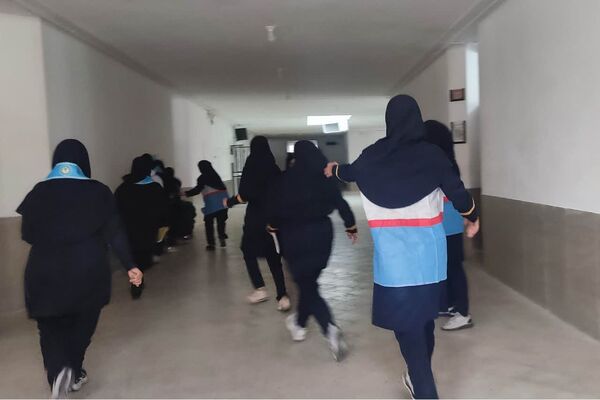 برگزاری مانور زلزله در مدارس ناحیه 4 شیراز 