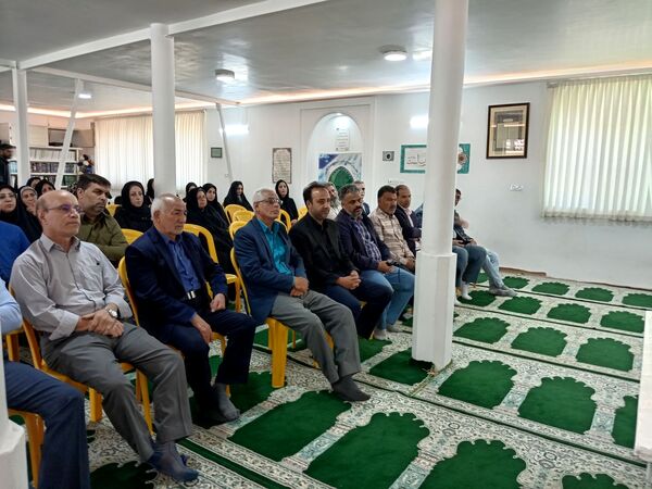 جلسه انجمن اولیا و مربیان مدرسه آیت الله خامنه‌ای